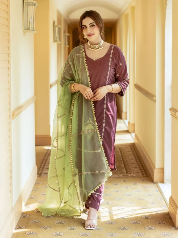 Kainat Mauve Embroidered Velvet Suit Set