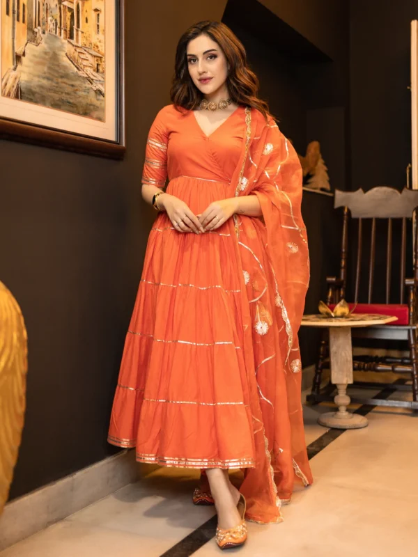 Neria Gotapatti Tier Suit Set